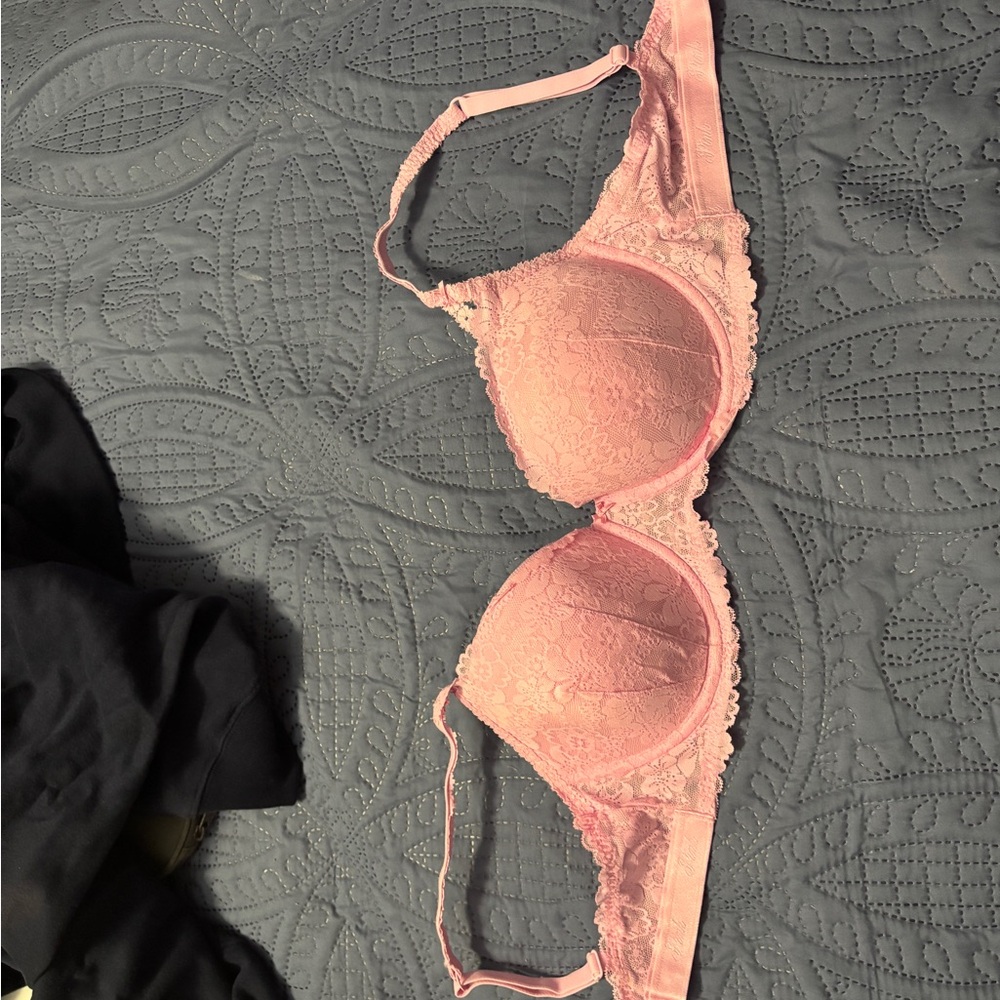 PINK Victoria's Secret Light Pink Lace Bra